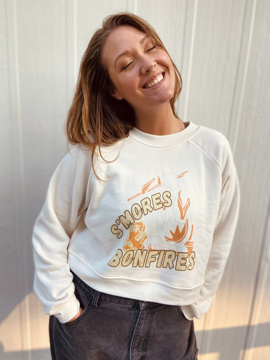 Fall Vibes S'mores & Bonfires Women's Cropped Fleece Pullover